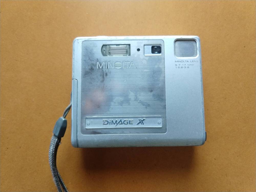 MINOLTA DiMAGE X